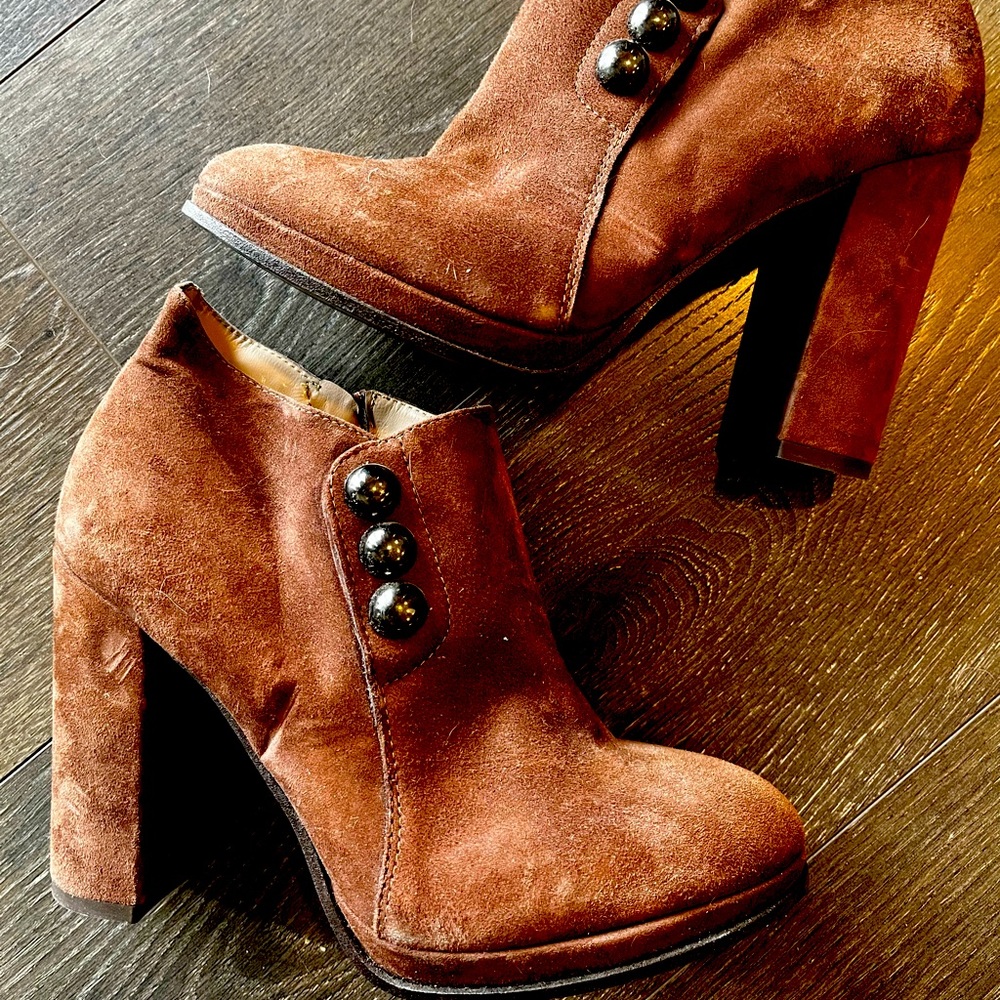 New (no box) Made in Italy, suede  platform boots.